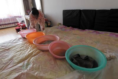 天长楼上漏水，住户失联，小区没物管，业主维权难！律师来支招……